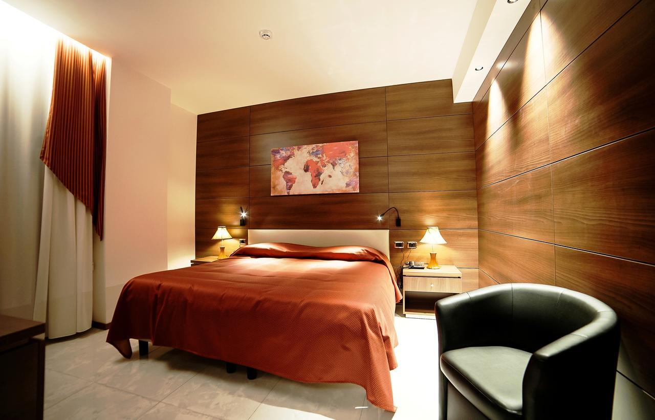 Family Center Hotel Атена-Лукана Екстер'єр фото