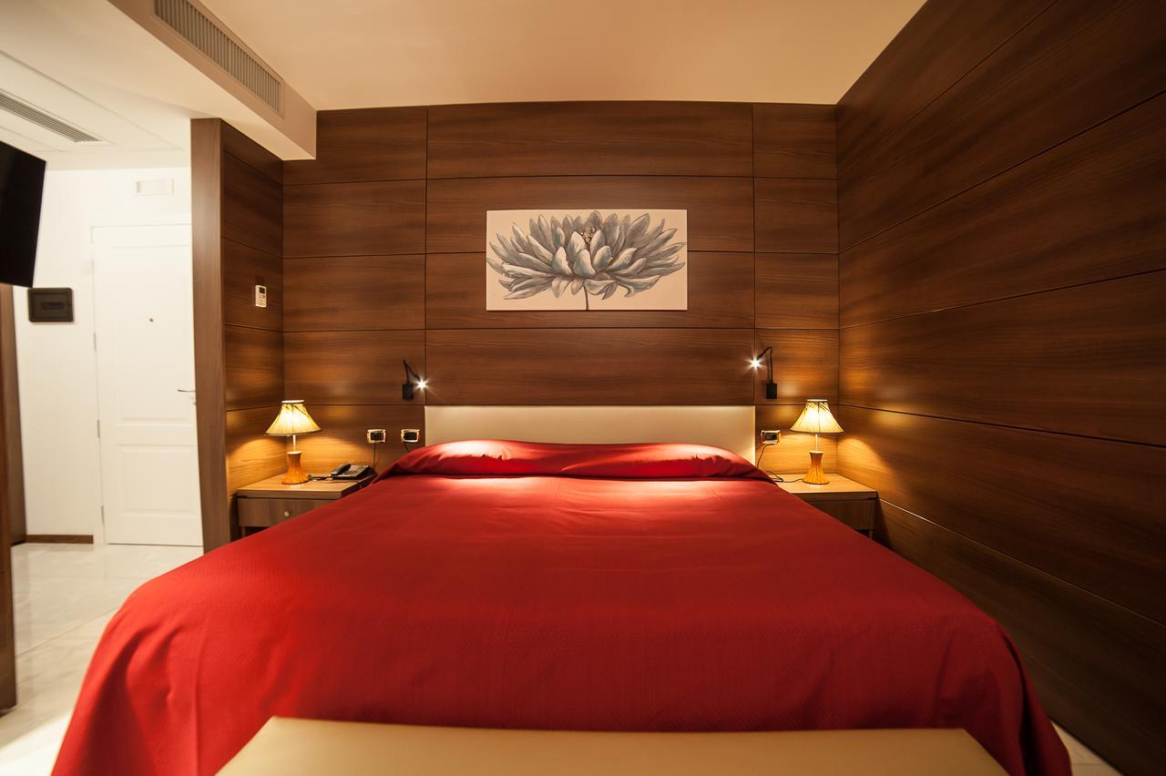 Family Center Hotel Атена-Лукана Екстер'єр фото