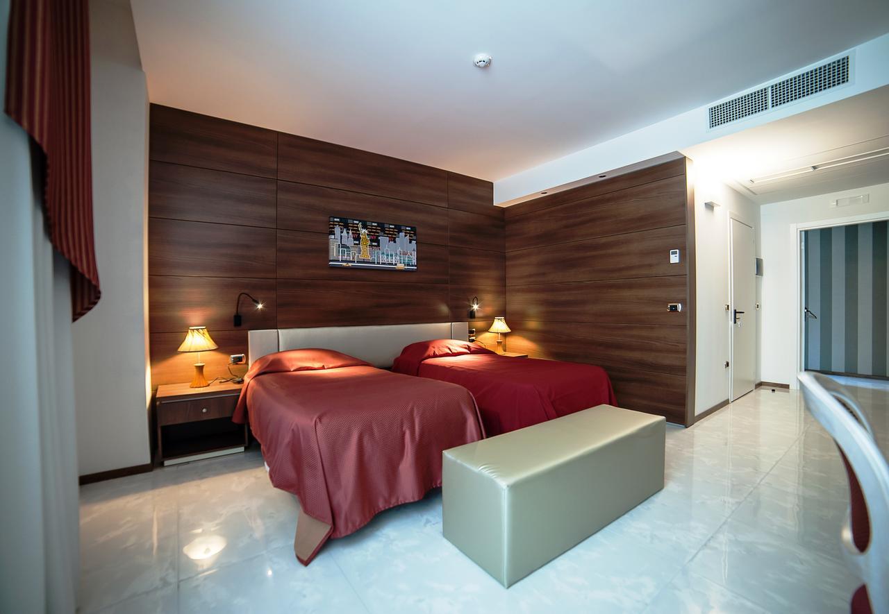 Family Center Hotel Атена-Лукана Екстер'єр фото
