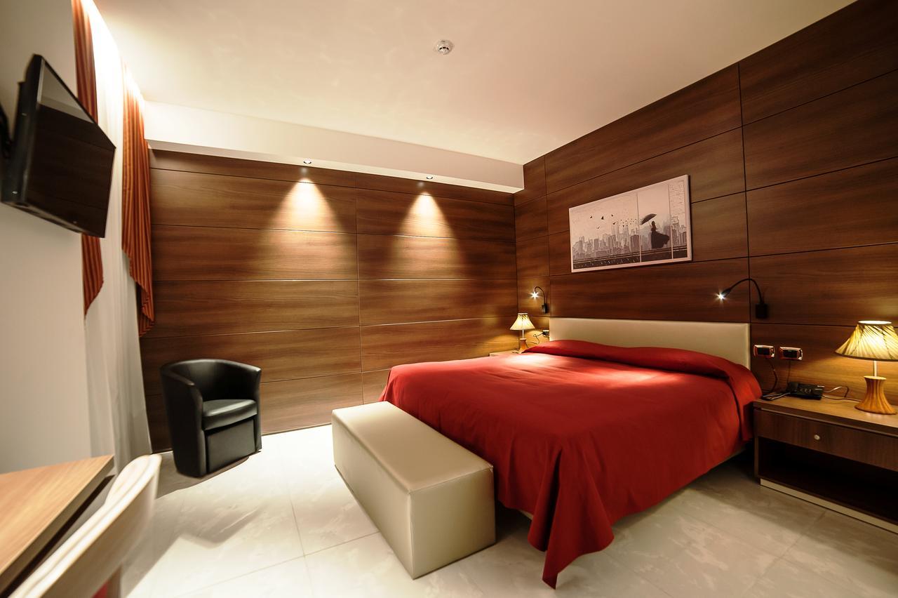 Family Center Hotel Атена-Лукана Екстер'єр фото