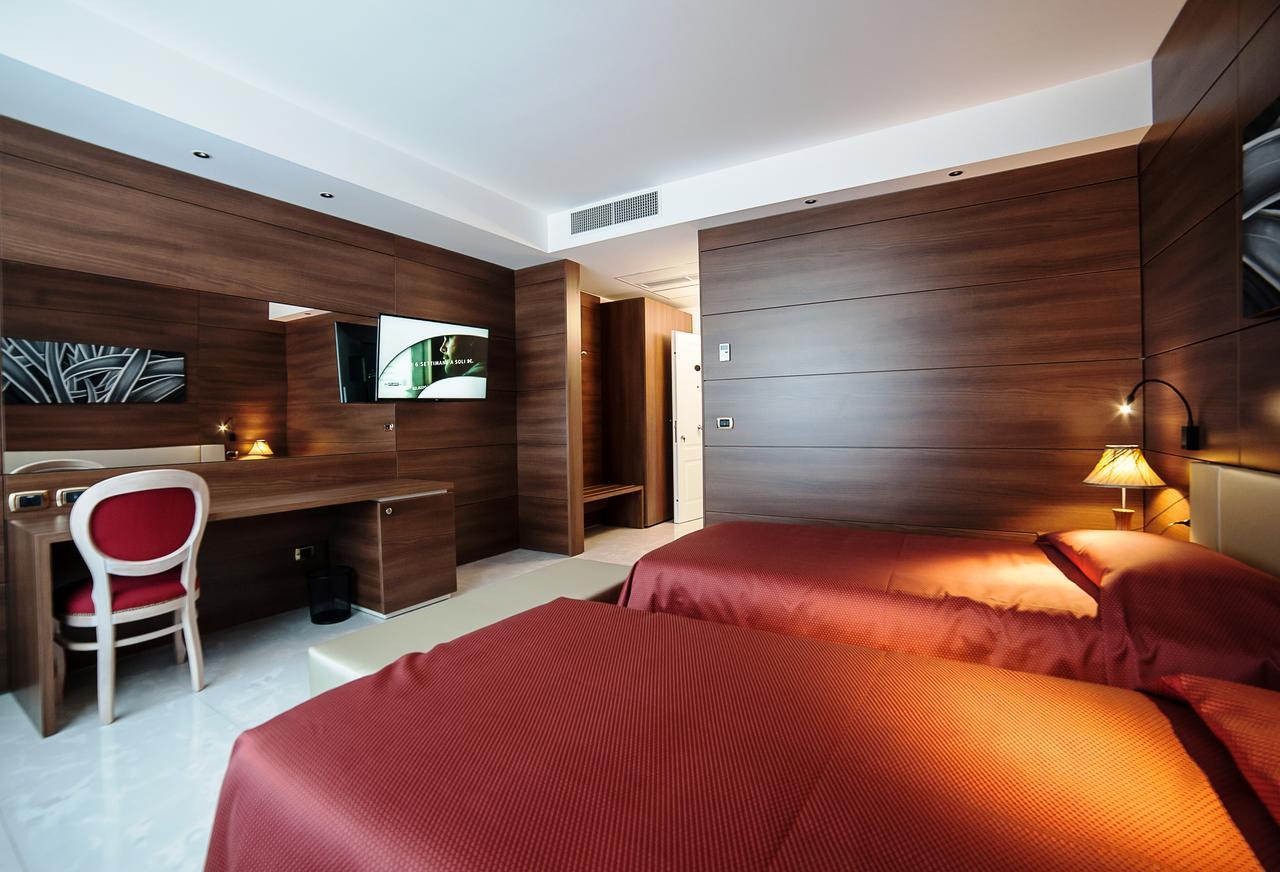 Family Center Hotel Атена-Лукана Екстер'єр фото