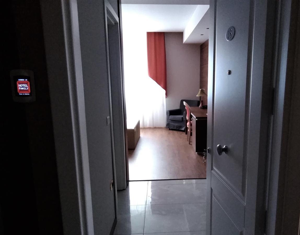 Family Center Hotel Атена-Лукана Екстер'єр фото