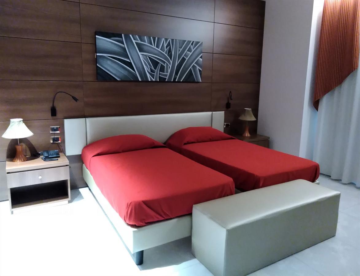 Family Center Hotel Атена-Лукана Екстер'єр фото